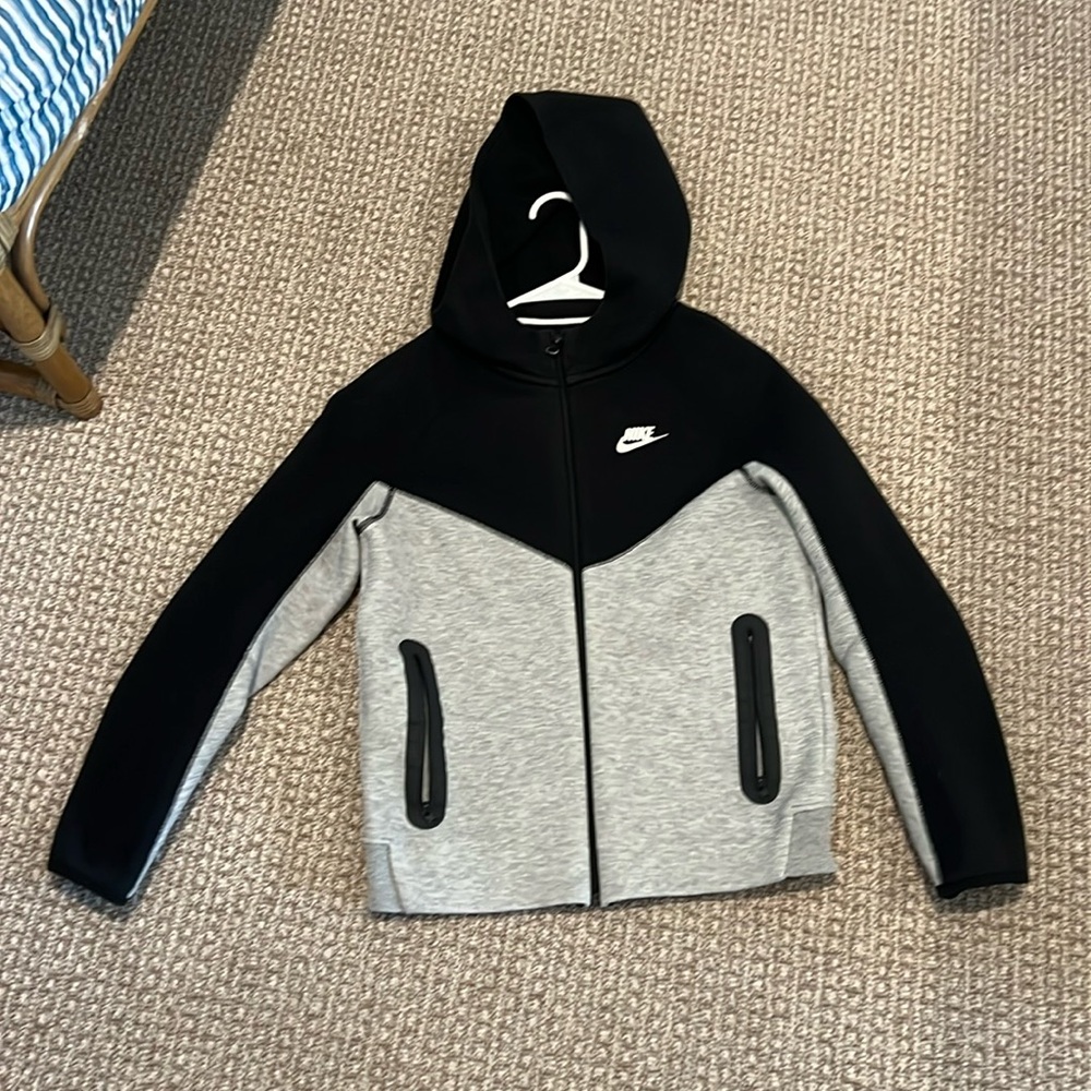 Nike Tech Jacket Youth large
